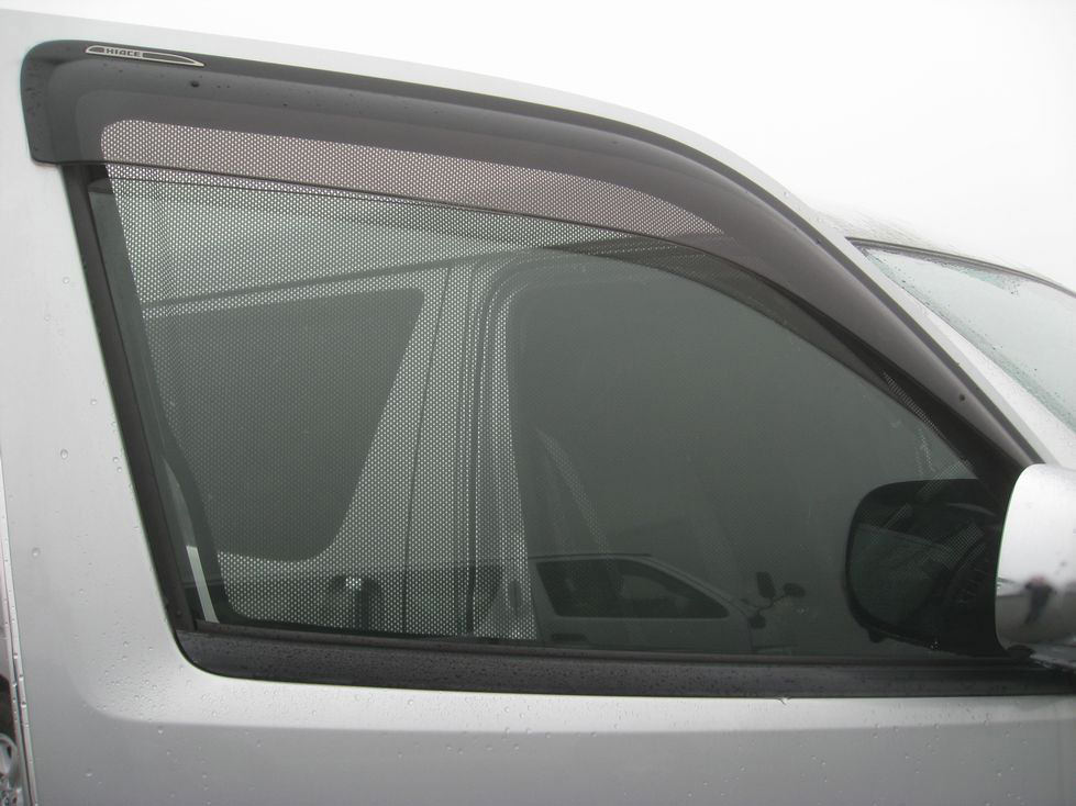 200系ハイエース レーザーシェード【ユーザーレビュー】 - オグショー