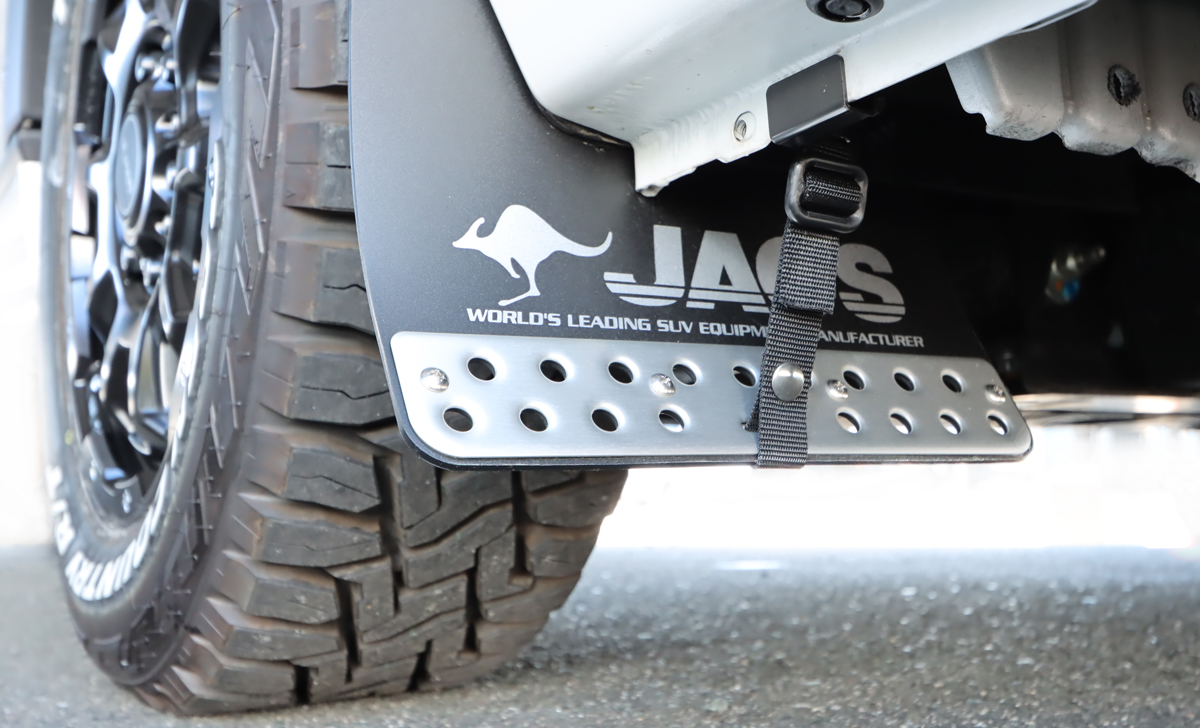 キャラバンに「JAOS マッドガードⅢ」を取付けました - オグショー