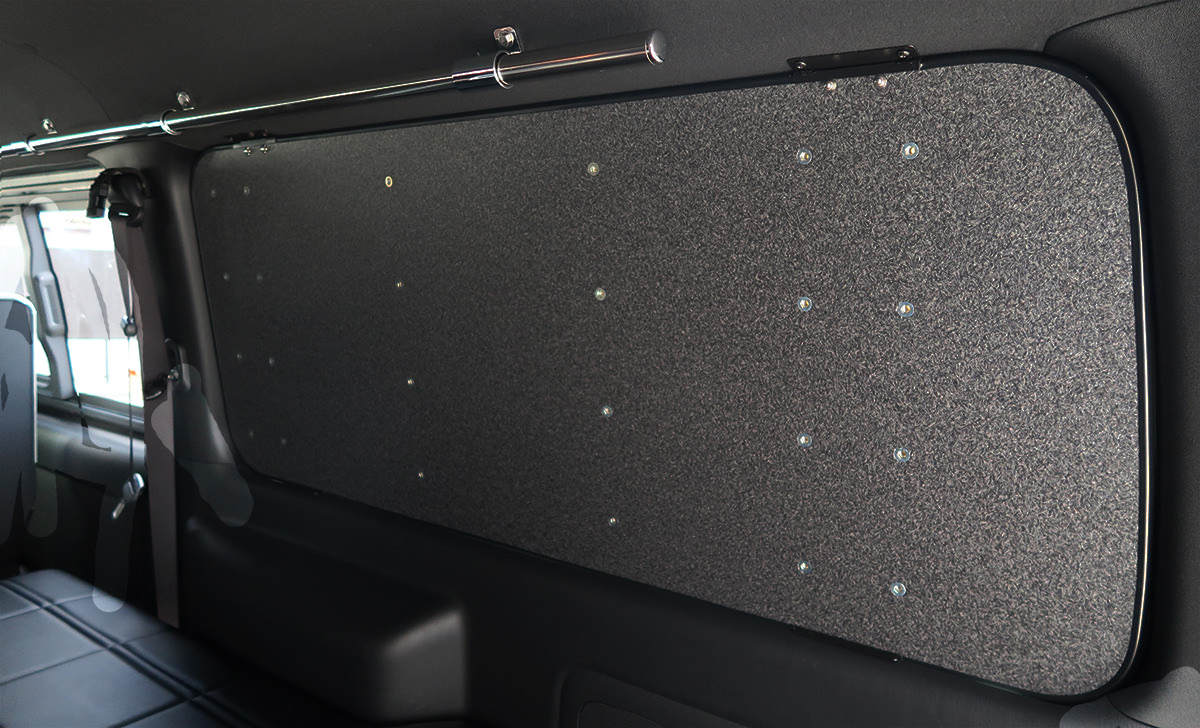 200系ハイエース ESウィンドウパネル（ナット有）【ユーザーレビュー