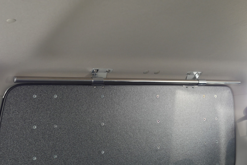 NV350キャラバン　ラッゲジレールユーティリティナット4個＋新品未使用2個 ラゲッジユーティリティナット（バン）