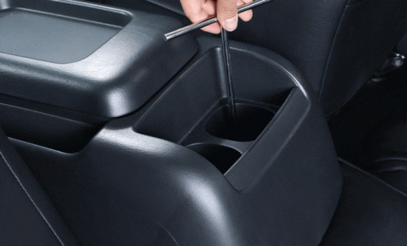 後部座席でも快適に！200系ハイエース ユーアイビークル リア用マルチ